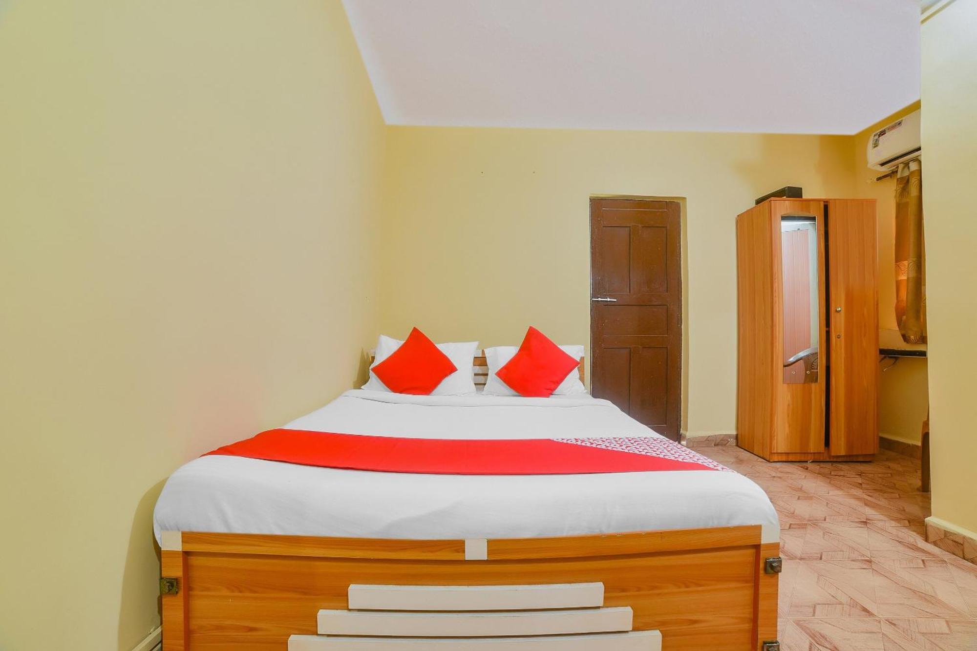 OYO 7509 Royal Castle Otel Baga Dış mekan fotoğraf
